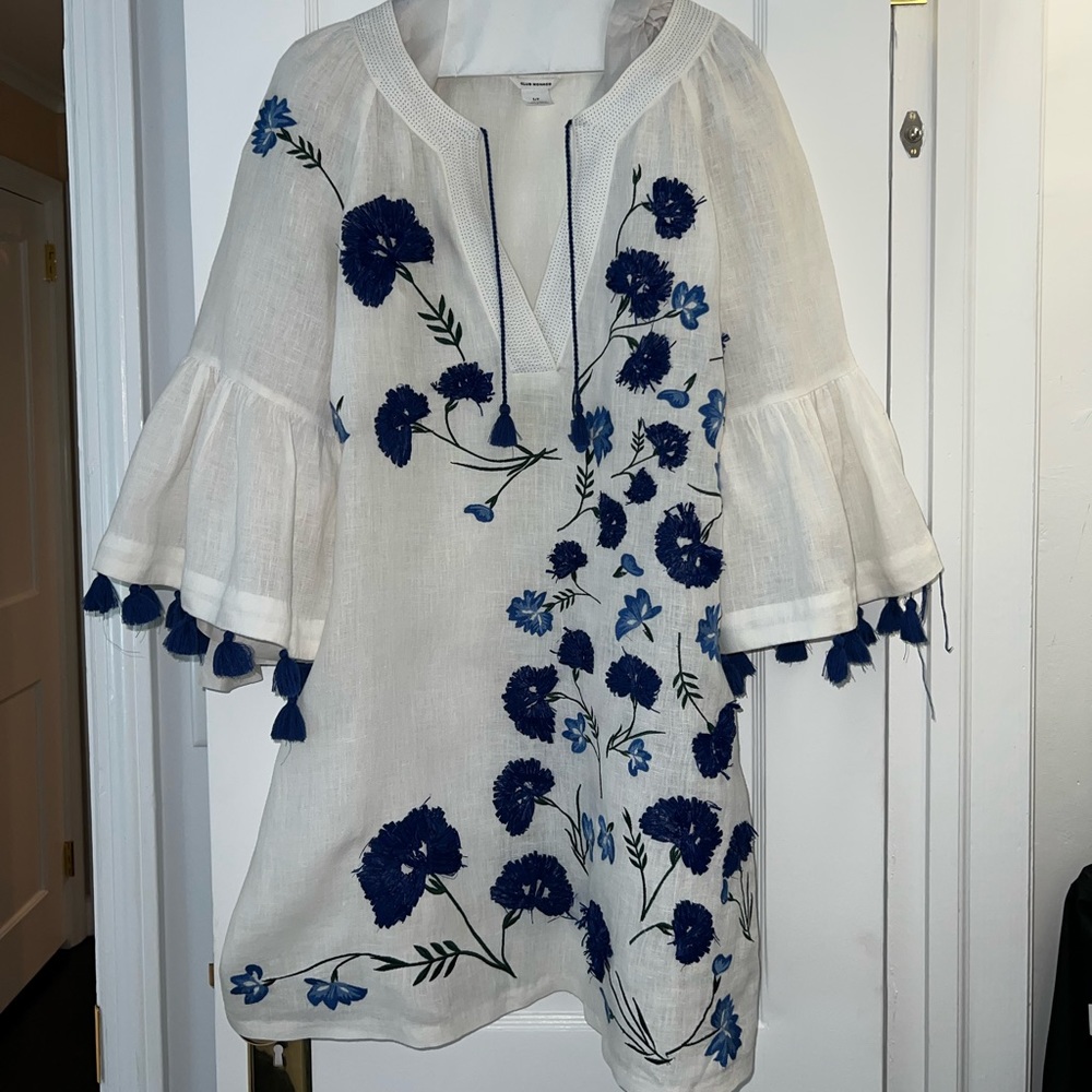 Club Monaco white dress with flowers